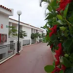 Huge Sunny Terrace Heated Pool Апартаменты