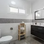 Huge Sunny Terrace Heated Pool Апартаменты *
