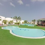 Huge Sunny Terrace Heated Pool * Адехе