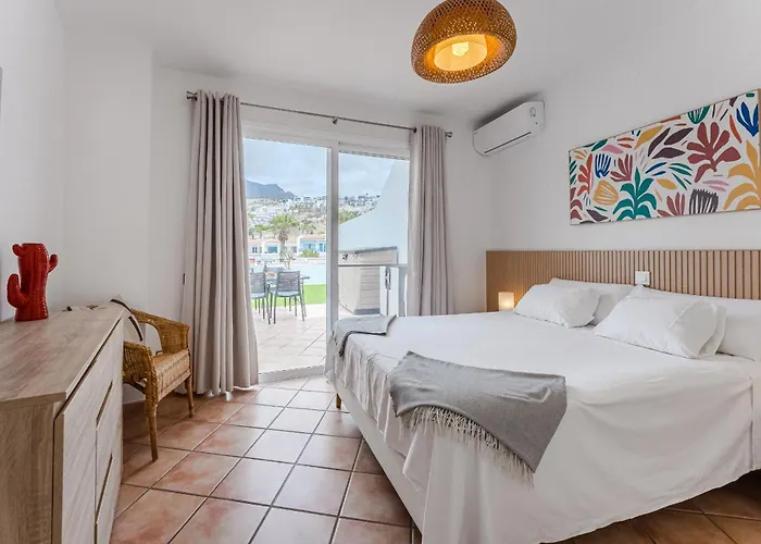 Apartament Huge Sunny Terrace Heated Pool