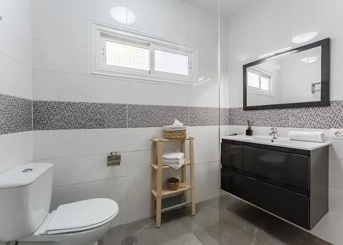 Huge Sunny Terrace Heated Pool Apartament *