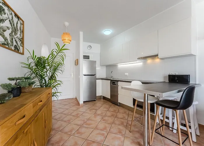 Huge Sunny Terrace Heated Pool Apartament *